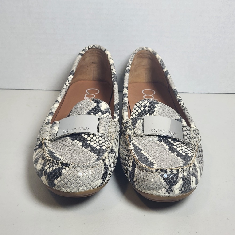 Calvin Klein Lisette3 Loafer Women's 9M Gray/White Snakeskin Flats Slip‎ On Logo